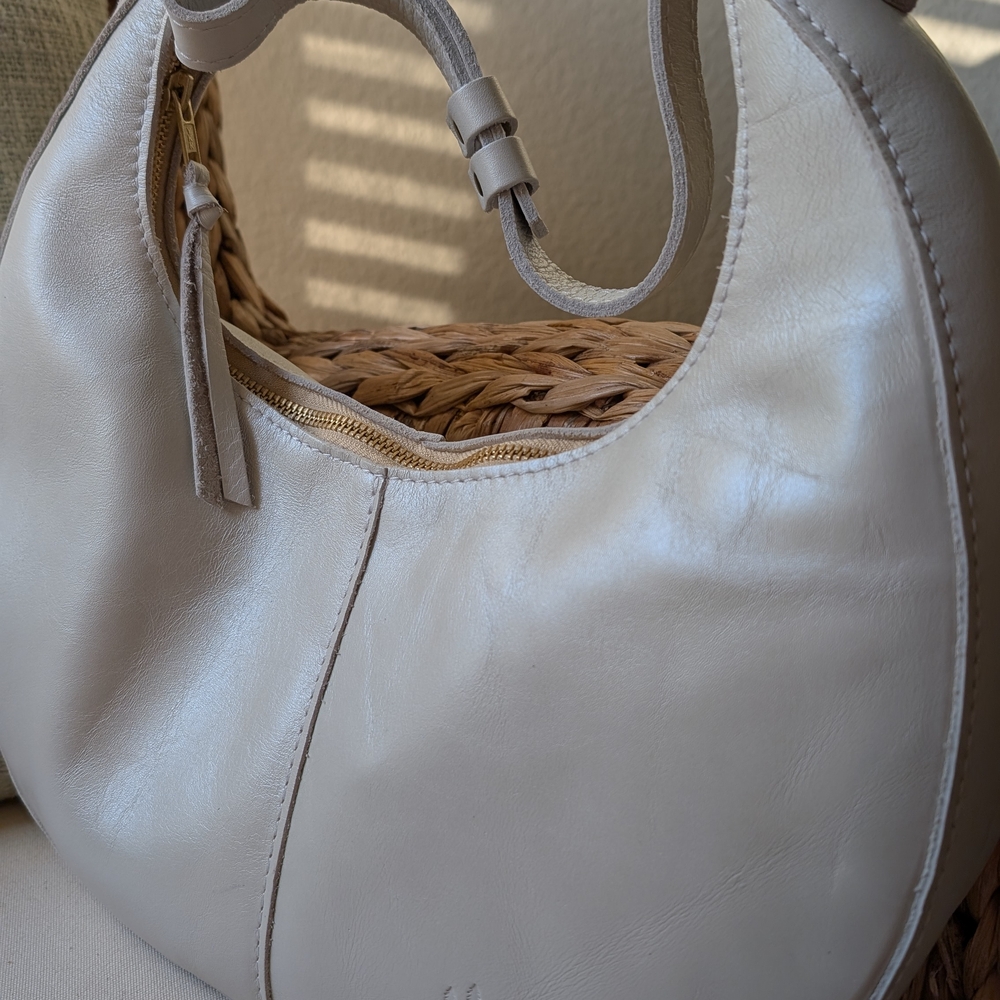 "Pearl" Leather Shoulder Bag